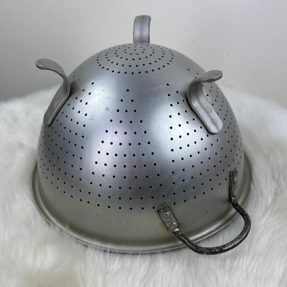 Vintage WEAR EVER heavy duty Aluminum -Colander Strainer- Footed Model A-3123